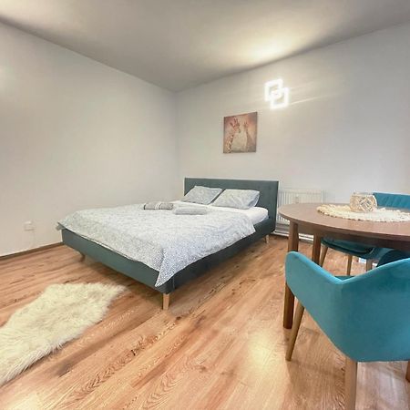 Central Apartment New Studio Košice Esterno foto